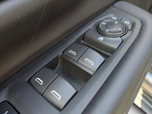 Used 2021 Chevrolet Suburban LT image 8