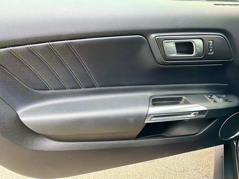 Used 2020 Ford Mustang GT Premium image 15