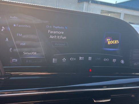 Used 2023 Cadillac Escalade ESV V image 17