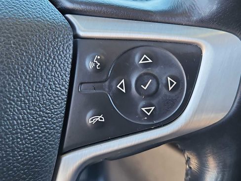 Used 2022 GMC Terrain SLT image 25