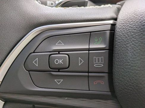 New 2025 Jeep Grand Cherokee L Laredo image 22