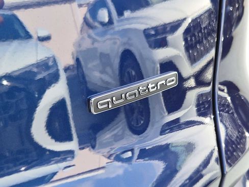 Certified 2025 Audi Q5 Premium w/ Convenience Package image 9