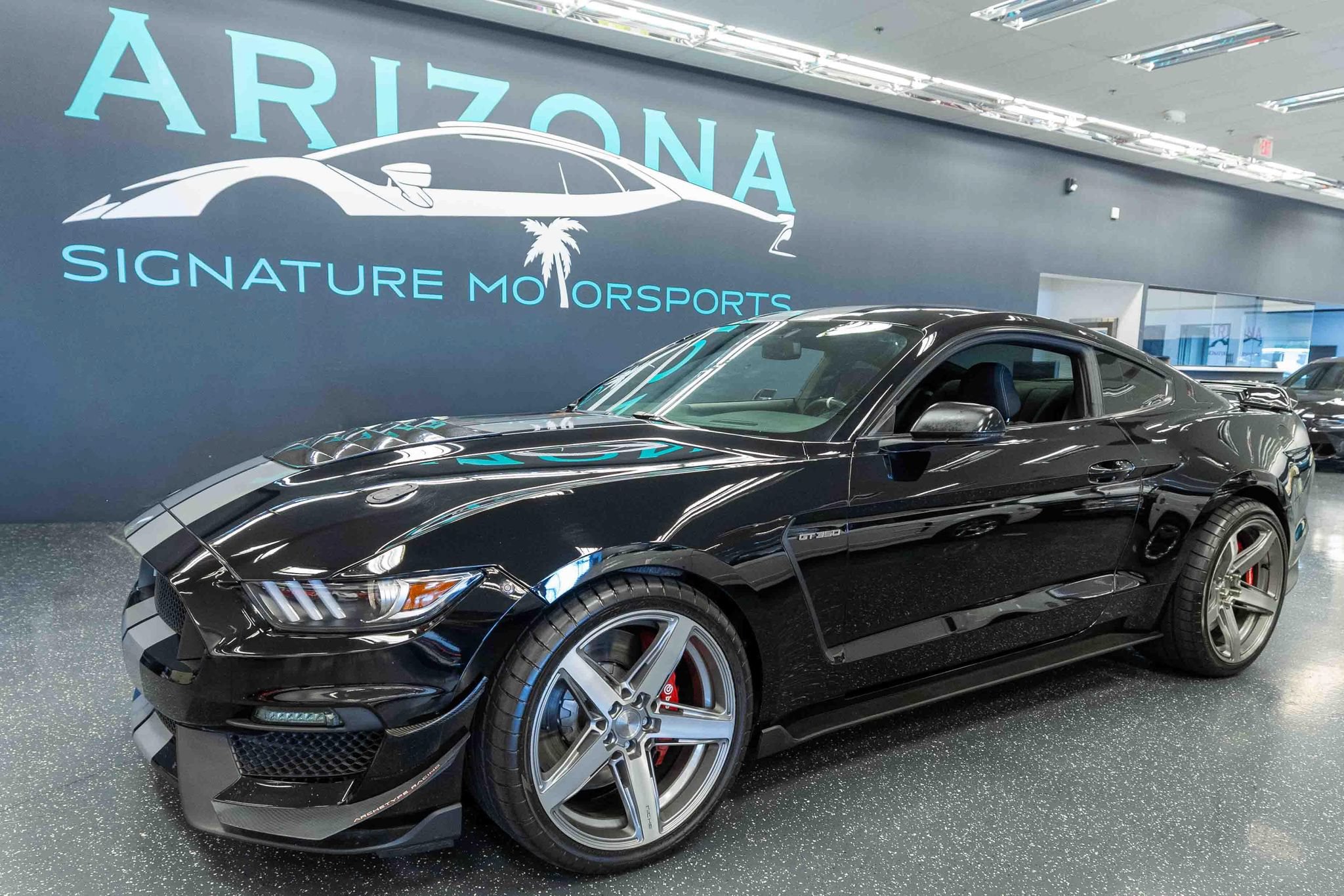 Used 2017 Ford Mustang Shelby GT350 RWD image 1