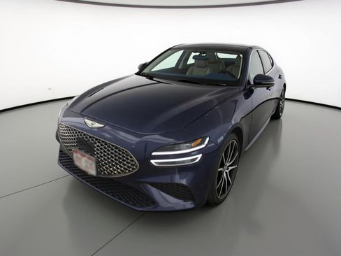 Used 2025 Genesis G70 2.5T image 3