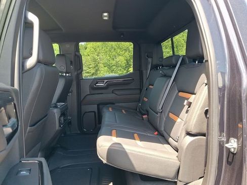 Used 2022 GMC Sierra 1500 AT4 w/ AT4 Premium Package AWD/4WD image 10