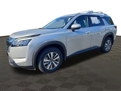 Used 2023 Nissan Pathfinder SL