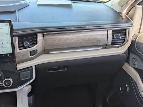 Used 2024 Ford Expedition Max Limited image 17