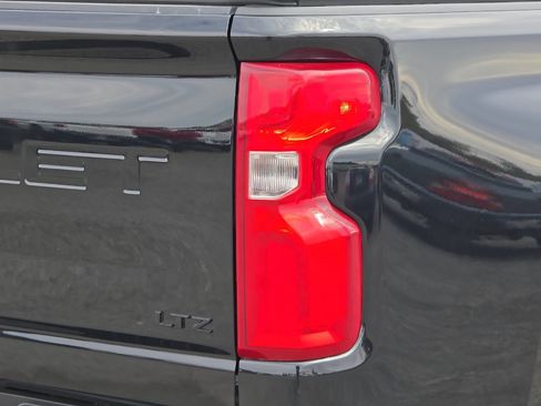 Used 2024 Chevrolet Silverado 2500 LTZ w/ LTZ Plus Package image 51