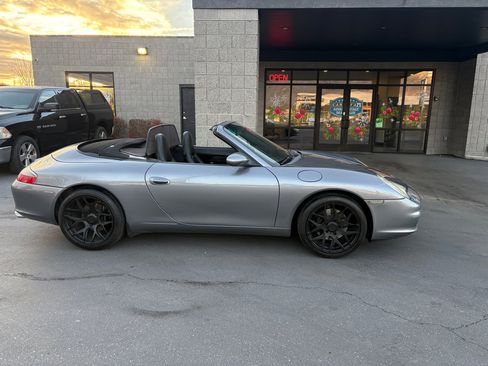 Used 2003 Porsche 911 Carrera image 4