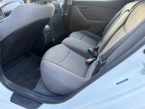 Used 2016 Hyundai Elantra SE FWD image 12