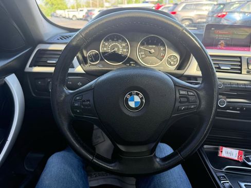 Used 2018 BMW 320i xDrive Sedan AWD/4WD image 12
