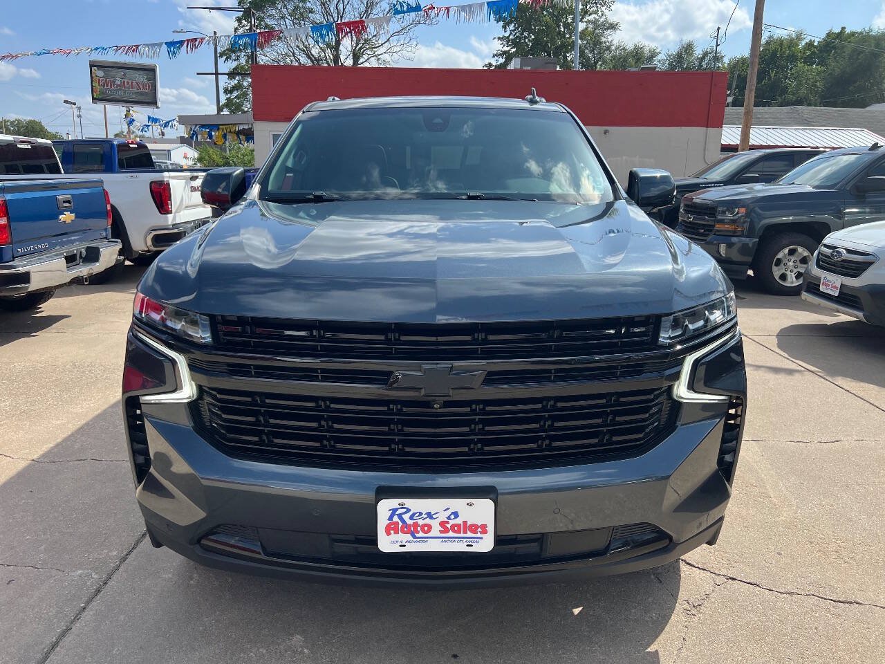 Used 2021 Chevrolet Tahoe RST w/ Luxury Package AWD/4WD image 4