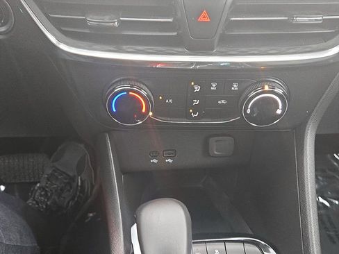 Used 2025 Buick Encore GX Preferred image 26