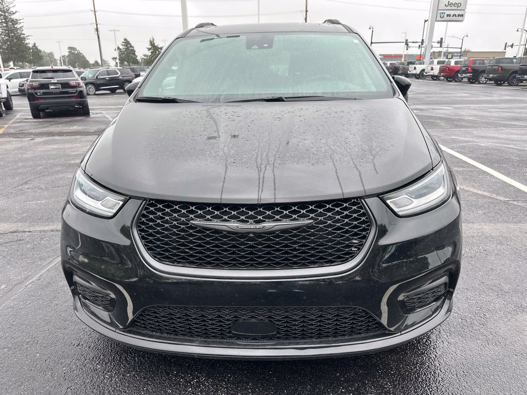 Used 2025 Chrysler Pacifica Limited FWD image 10