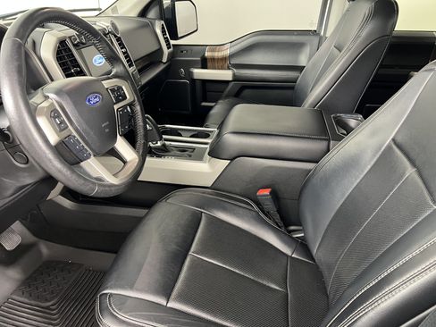 Used 2019 Ford F150 Lariat w/ Equipment Group 502A Luxury AWD/4WD image 4