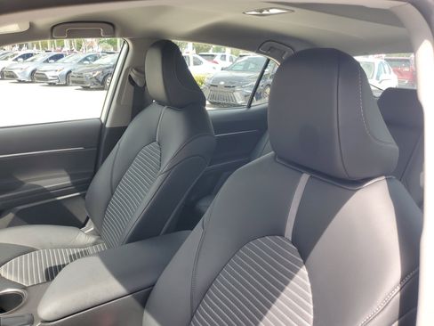 Certified 2023 Toyota Camry SE FWD image 17
