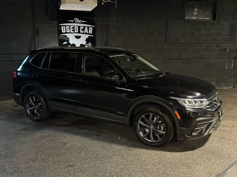 Used 2022 Volkswagen Tiguan SE AWD/4WD image 9