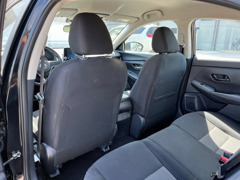 Used 2025 Nissan Sentra SV FWD image 8