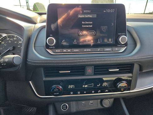 Used 2023 Nissan Rogue SV image 21