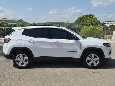 Used 2022 Jeep Compass Latitude FWD image 6