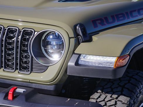 New 2025 Jeep Gladiator Rubicon w/ Convenience Group image 5