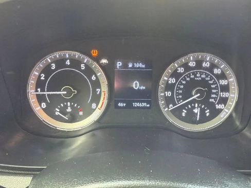 Used 2021 Hyundai Venue SE image 16