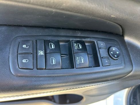 Used 2017 Jeep Grand Cherokee Altitude image 17