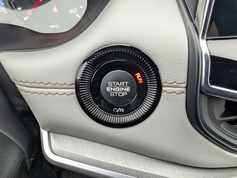 Used 2025 Jeep Compass Limited image 27