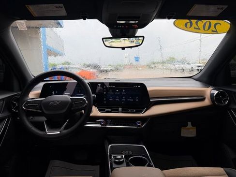 Used 2026 Chevrolet Equinox ACTIV w/ Convenience Package III FWD image 14