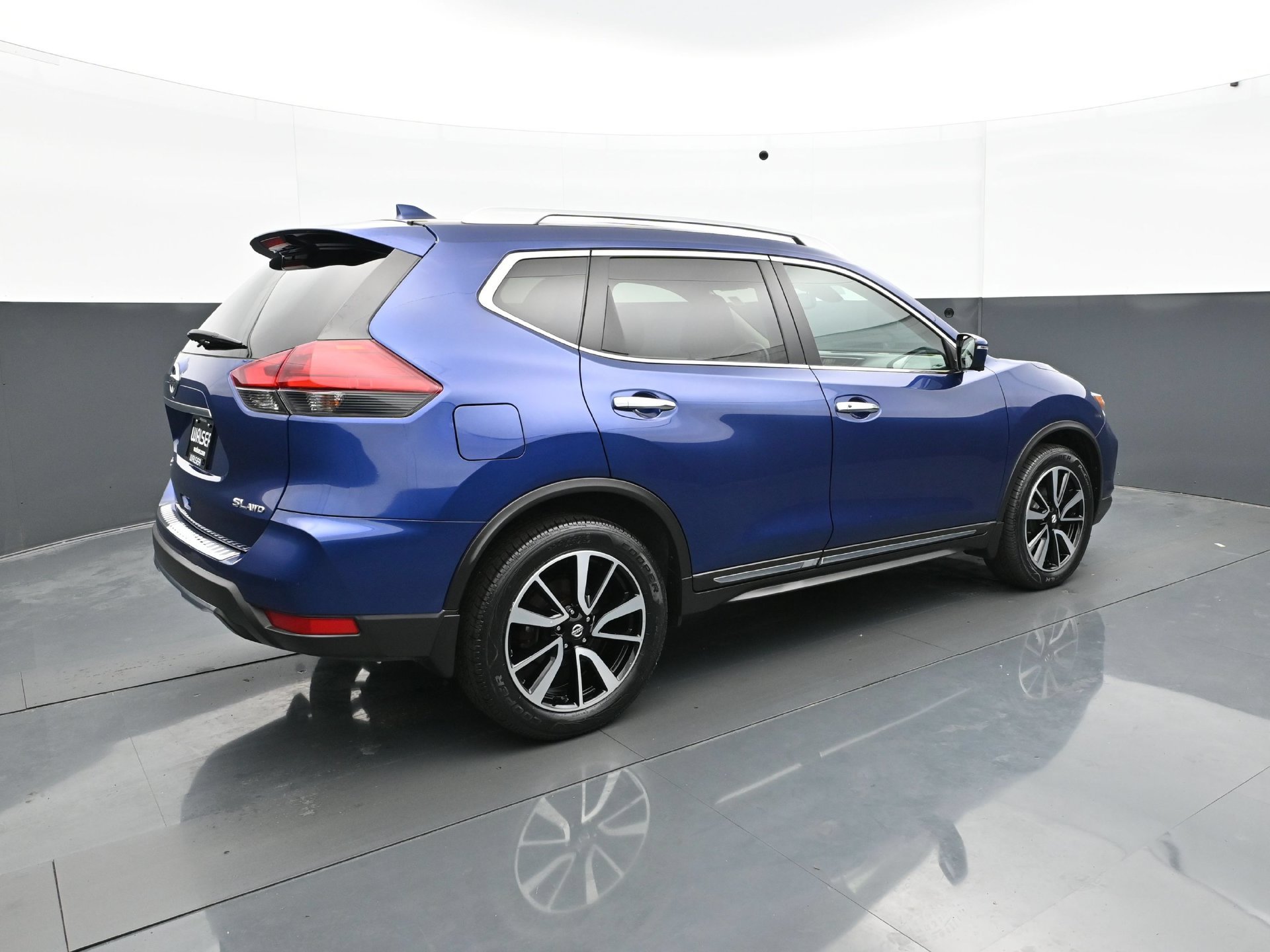 Used 2017 Nissan Rogue SL w/ SL Premium Package AWD/4WD image 7