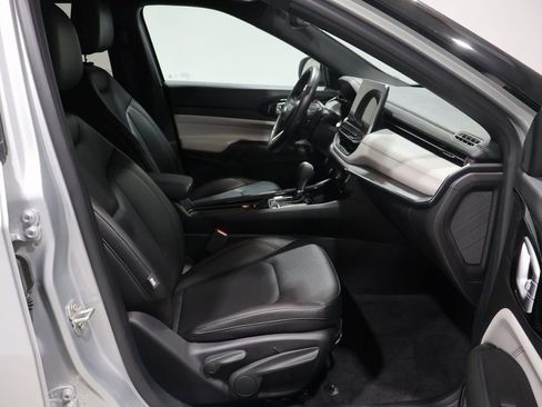 Certified 2024 Jeep Compass Limited image 26