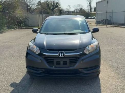 Used 2018 Honda HR-V LX image 5
