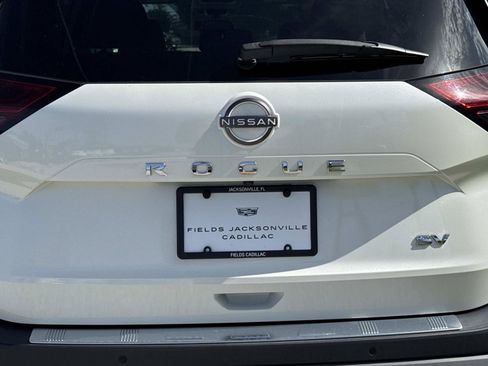 Used 2023 Nissan Rogue SV FWD image 10