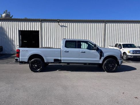 New 2026 Ford F350 Lariat w/ Black Appearance Package image 4