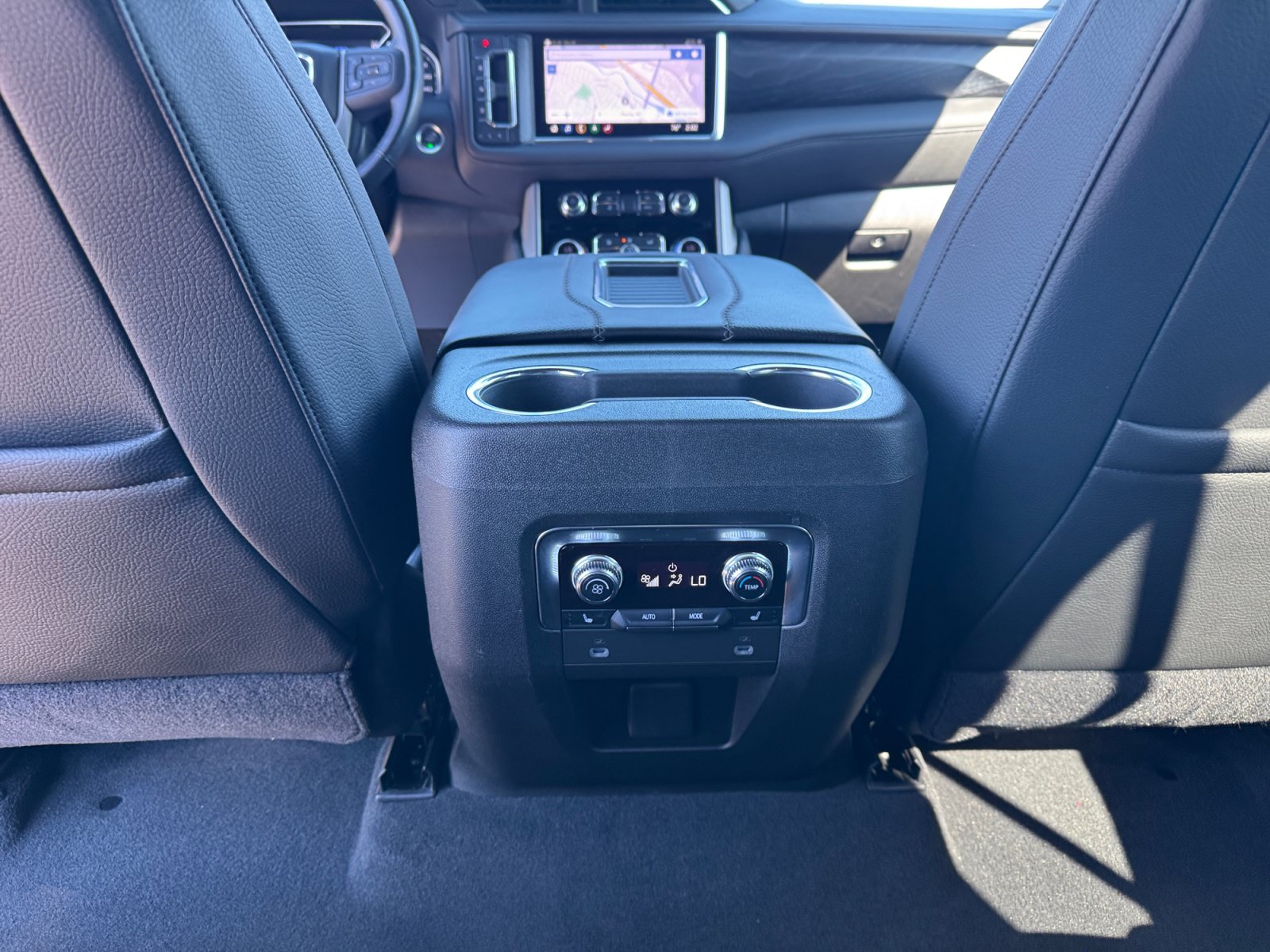 Used 2021 GMC Yukon Denali w/ Denali Premium Package AWD/4WD image 32