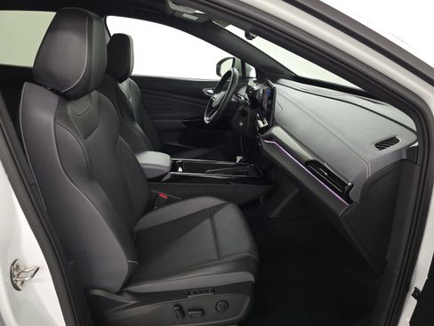 Used 2023 Volkswagen ID.4 Pro S image 8