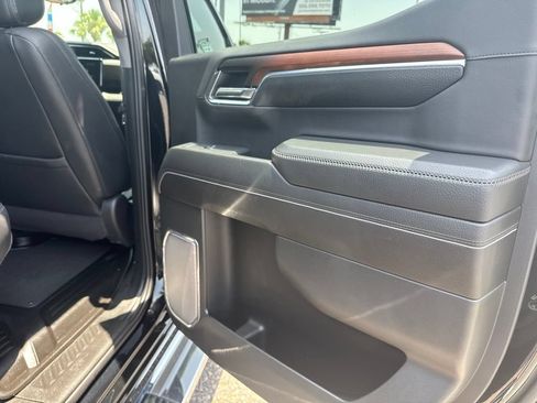 Used 2024 GMC Sierra 1500 Denali w/ Technology Package AWD/4WD image 23