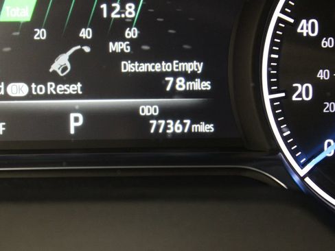 Used 2024 Toyota Venza XLE AWD/4WD image 11