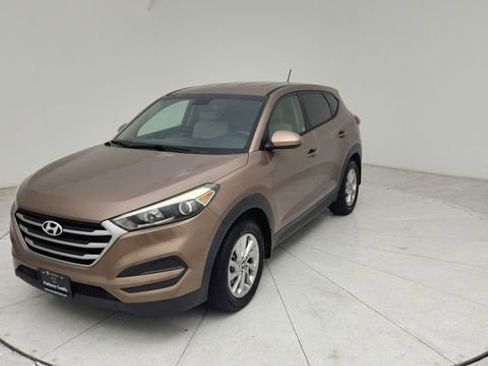 Used 2017 Hyundai Tucson SE FWD image 1