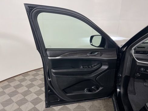 Certified 2023 Jeep Grand Cherokee Limited w/ Luxury Tech Group II image 15