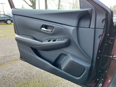 Used 2025 Nissan Sentra SV image 18