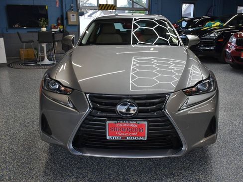 Used 2018 Lexus IS 300 AWD image 14