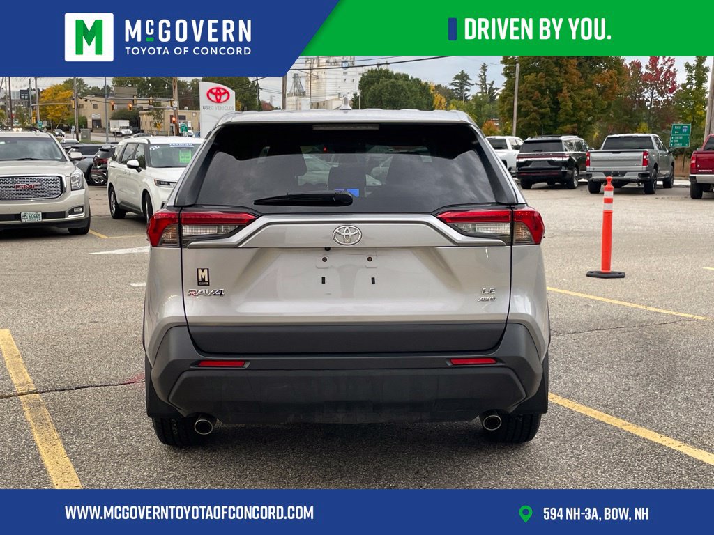 Used 2023 Toyota RAV4 LE AWD/4WD image 4