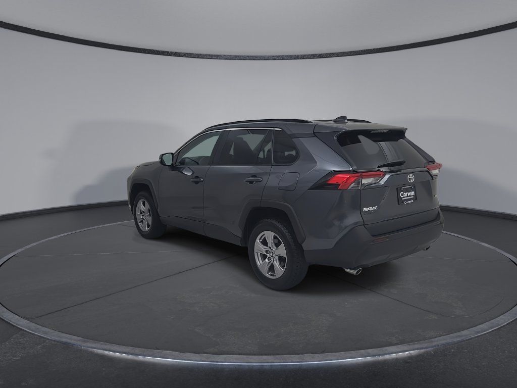 Used 2025 Toyota RAV4 XLE FWD image 13