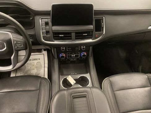Used 2024 GMC Yukon SLT w/ SLT Luxury Package AWD/4WD image 34