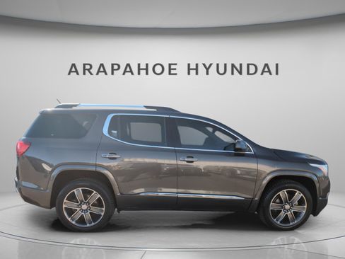 Used 2019 GMC Acadia Denali image 6