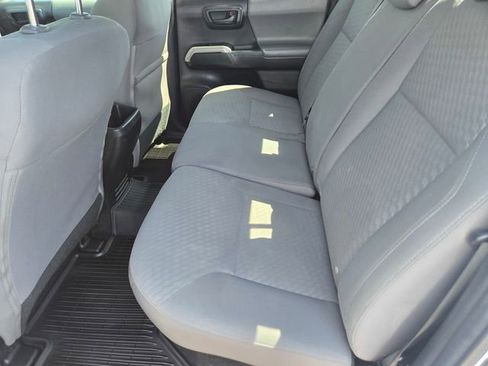 Used 2022 Toyota Tacoma SR5 RWD image 11