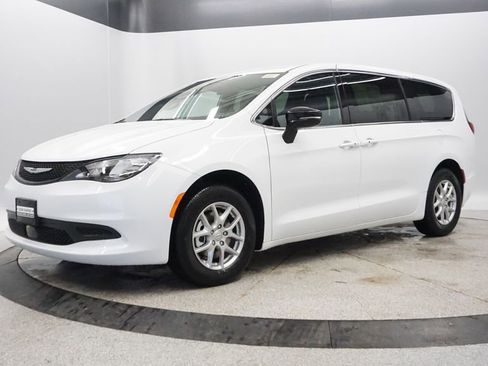 New 2026 Chrysler Voyager LX image 2