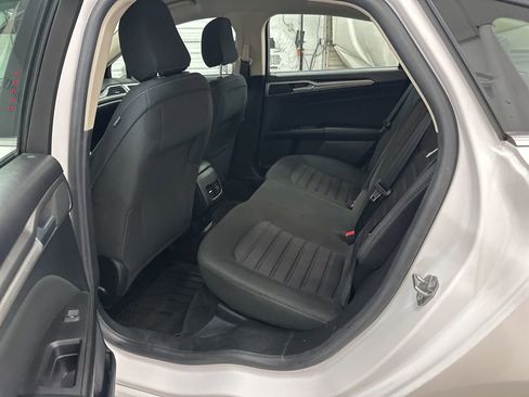 Used 2020 Ford Fusion SE image 21