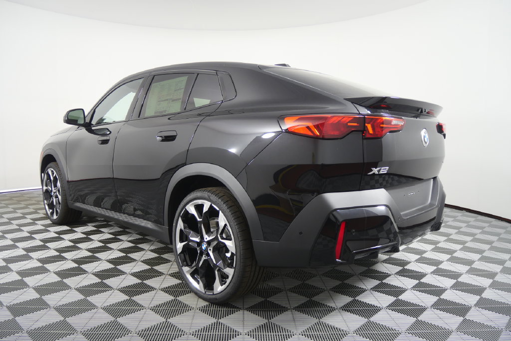 Certified 2026 BMW X2 xDrive28i w/ Technology Package AWD/4WD image 3